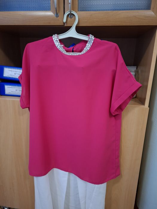 Блуза шелковая .очень красивая