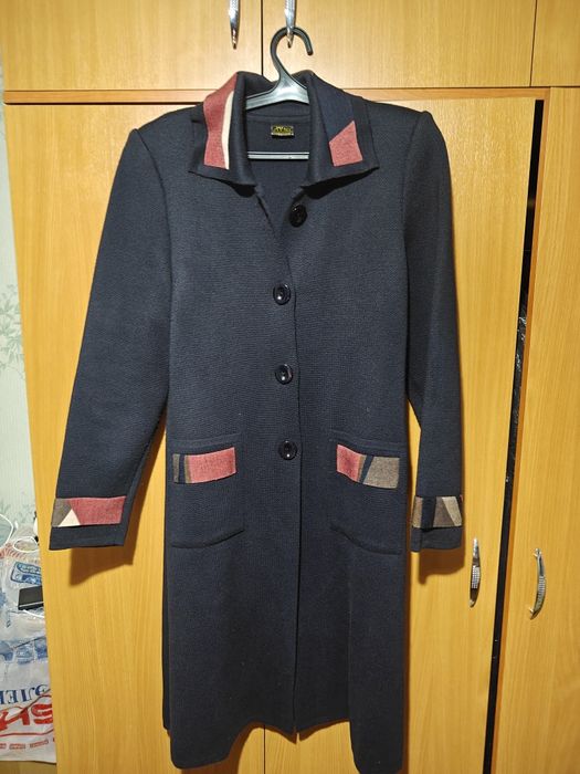 Продам женское пальто