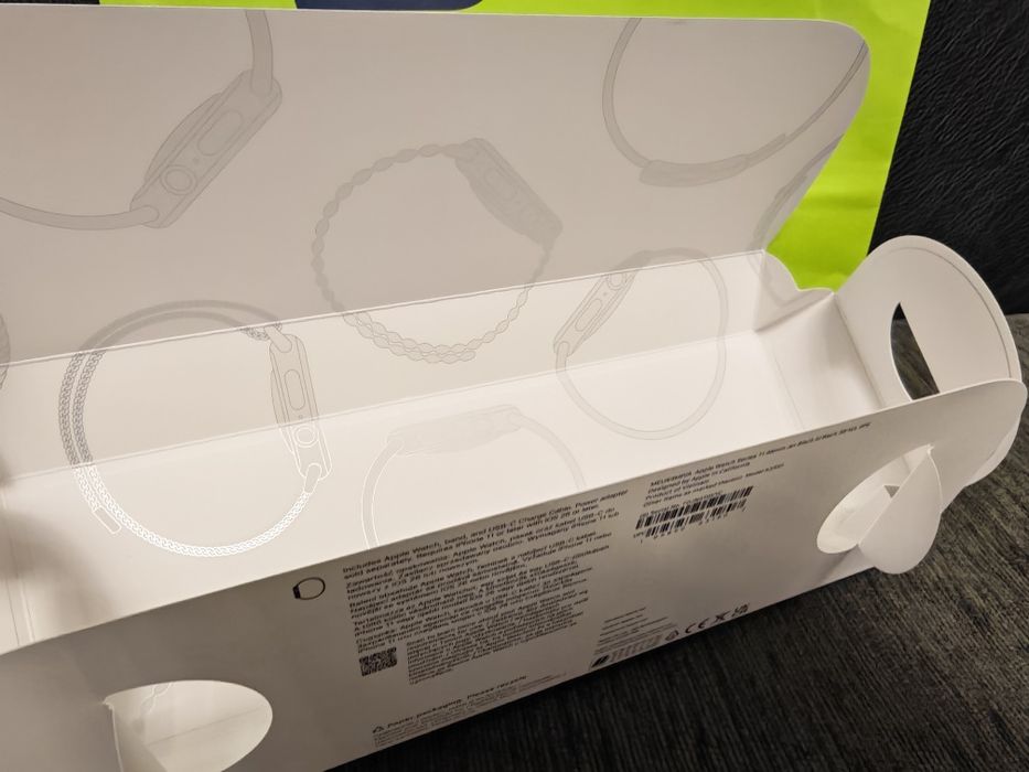 ЗАПЕЧАТАН 46mm Apple watch 11 Yettel Гаранция 2027 г. Jet Black