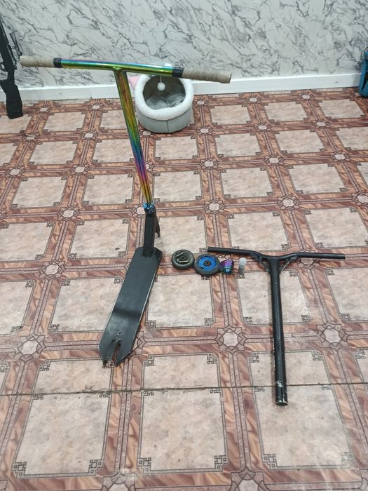 Продам  самокат колёса подшипники руль