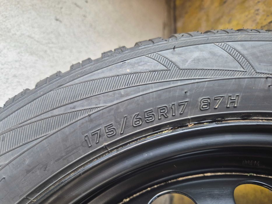 ROTI Jante + Anvelope de IARNA - 4x100 17'' 5J ET 40 - OEM TOYOTA AYGO X - 175/65/17 - Falken CA NOI - DOT 4023 !