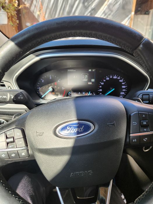 FORD Focus 2020 — imagine 3