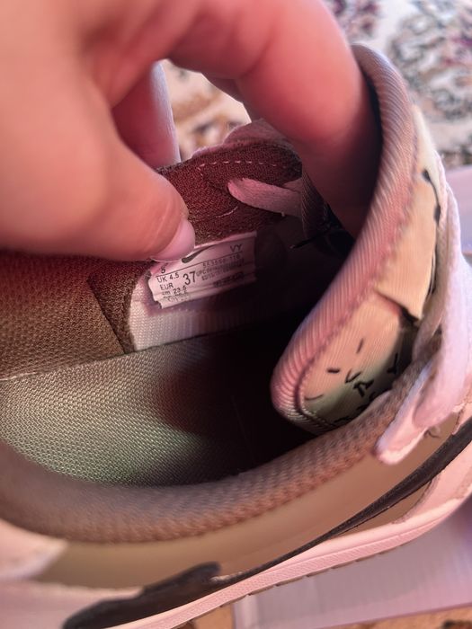 Продам кроссовки  Nike
