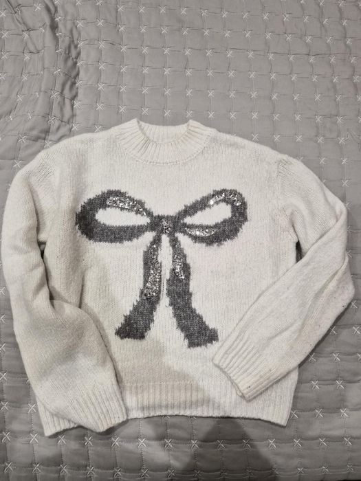 Лот дамски пуловери – различни стилове