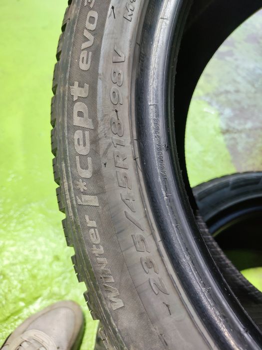 2 бр зимни 235/45/18 Hankook