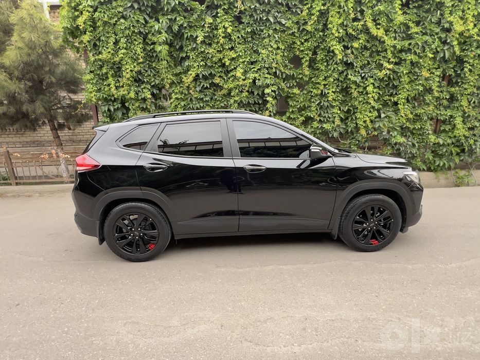 Chevrolet Tracker 2 Red line