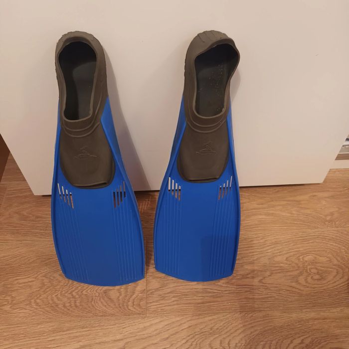 Продавам плавници