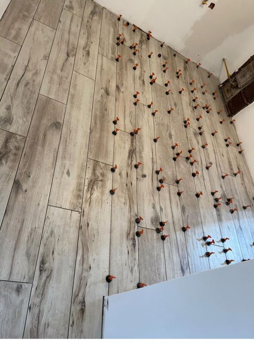 Amenajări interioare( gresie, faianta, parchet,finisaje)