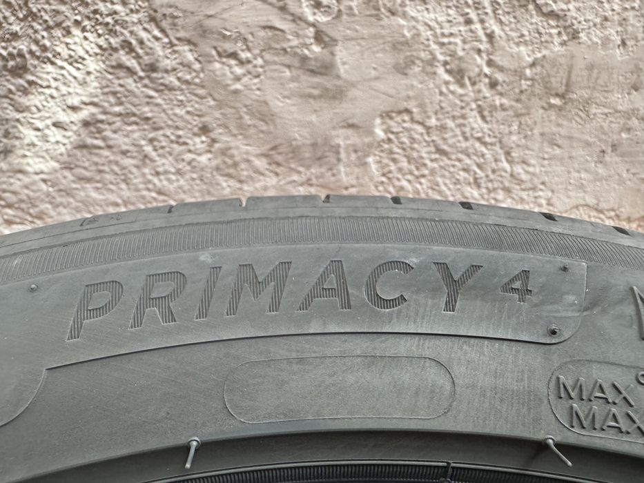 Автомобилни гуми 225 45 18 Mishelin