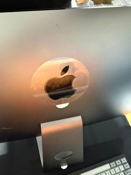 Imac Pro 27" 5 K CTO 64gb Ram 16gb  Radeon