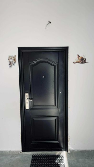 Cabinet medical veterinar cu toate aprobarile si utilitatile, situat in Cluj Napoca. Toata aparatura este noua, renovare facuta recent.