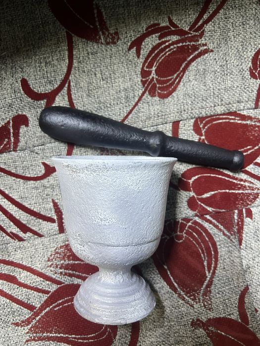 Ступка и пестик .Дюраль и чугун