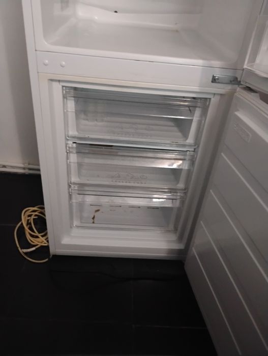 Vând combina frigorifica