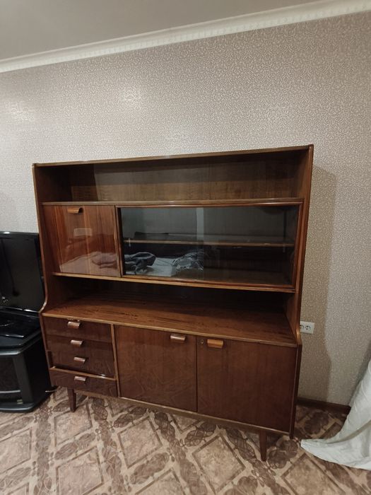 Отдам даром 3 серванта