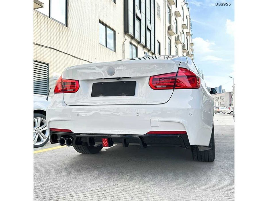 Difuzor spate tuning cu lumini LED splittere BMW3 F30 M evacuare dublă