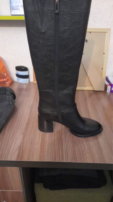 Продам женскую обувь basconi 38 размер