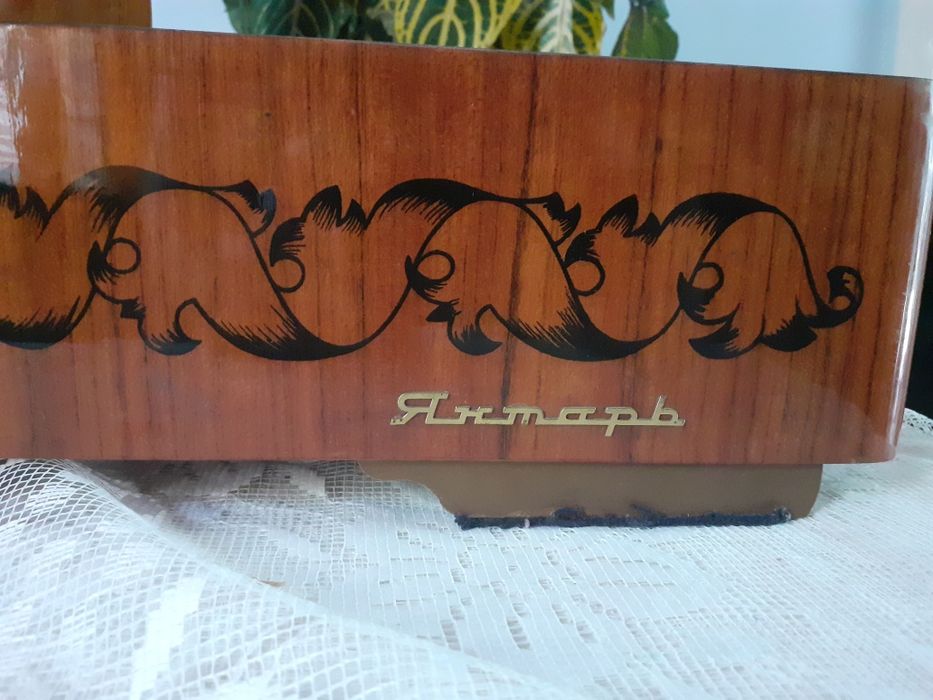 Настольные часы Весна и Янтарь