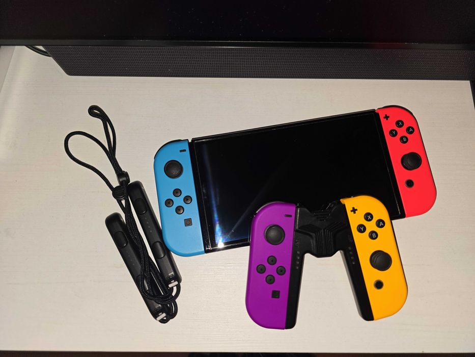 Set complet Nintendo Switch OLED + accesorii