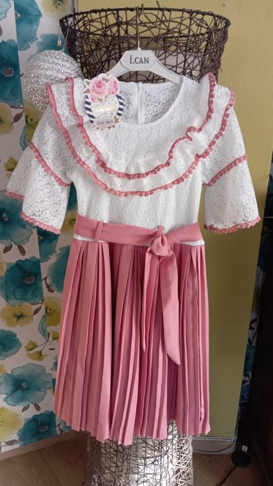 Нова, кокетна рокля, с етикет, размер 11 години