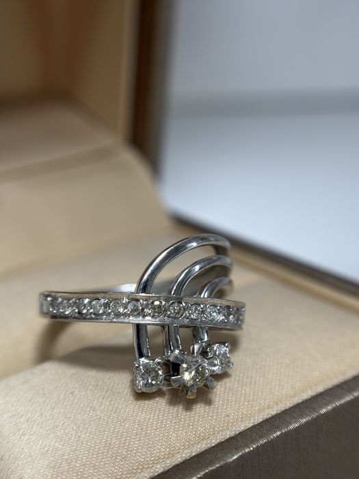 Кольцо с бриллиантами/техно голд