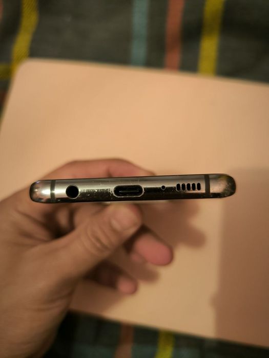 Продам S10  смартфон