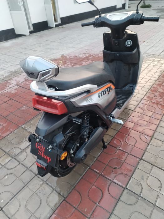 Skuter yadea t9 sotiladi