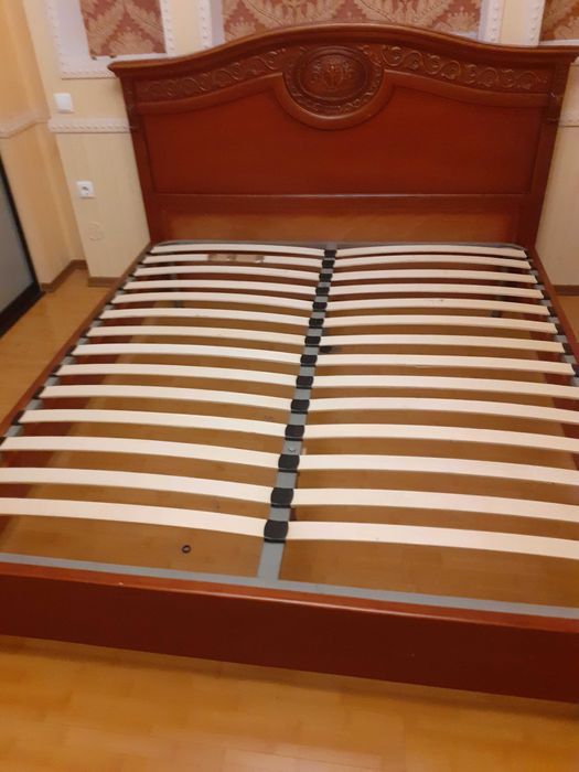 Продам спальный гарнитур