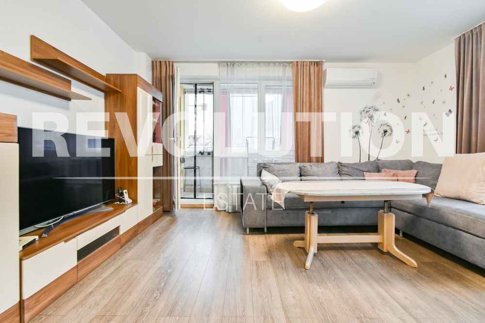 Дава се под наем Тристаен апартамент в София, Дружба 1 - 108 кв.м за 800 € - Снимка #1