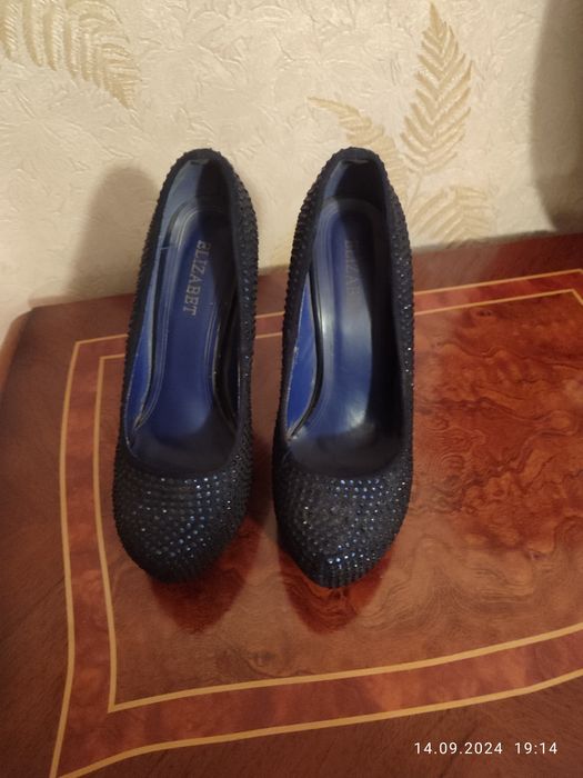 Темно синий цвет.бу