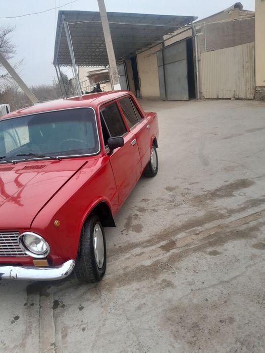Vaz 21011 sotladi