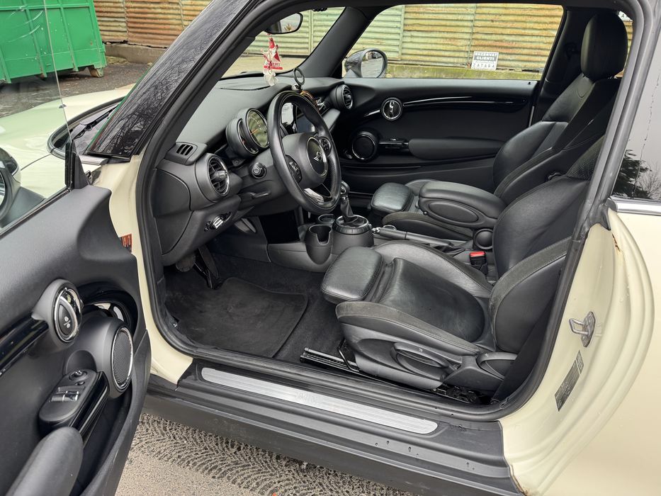 MINI Cooper F56 White & Black – Automat – Piele – Navigație – LED