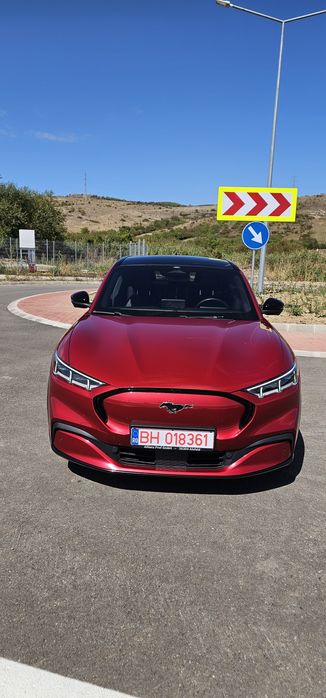 FORD Mustang Mach-E 2022 — imagine 3