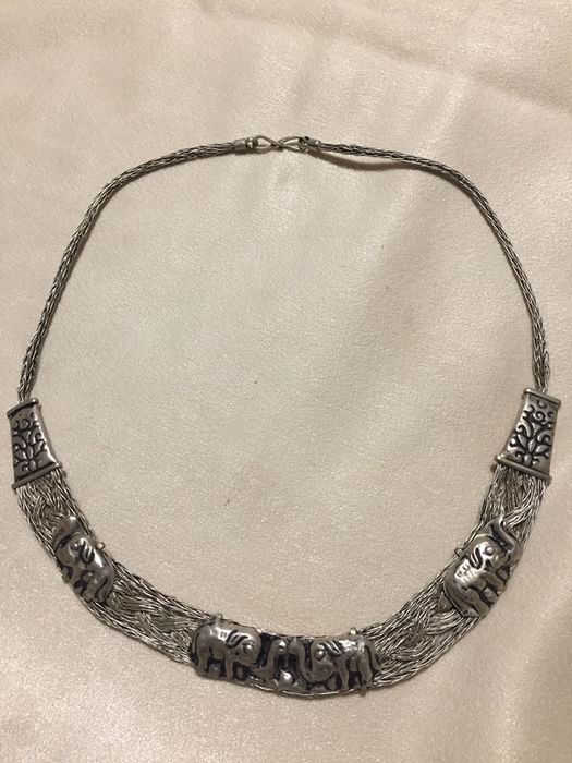 Дамско колие сребристо