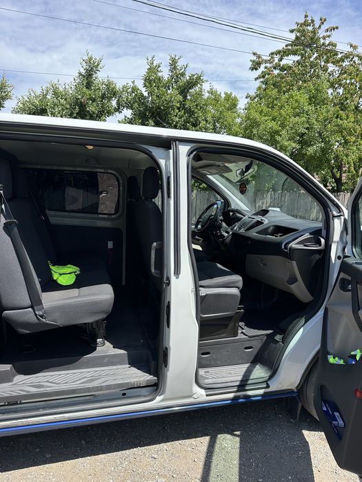 Ford Transit Custom 5 locuri