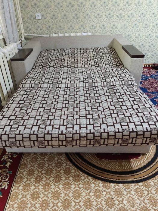 Продам диван для гостинной