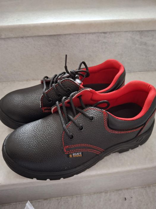 Продавам Мъжки Работни Обувки Чисто  Нови
