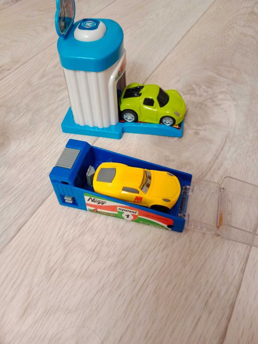 игрушки машинки большие маленькие