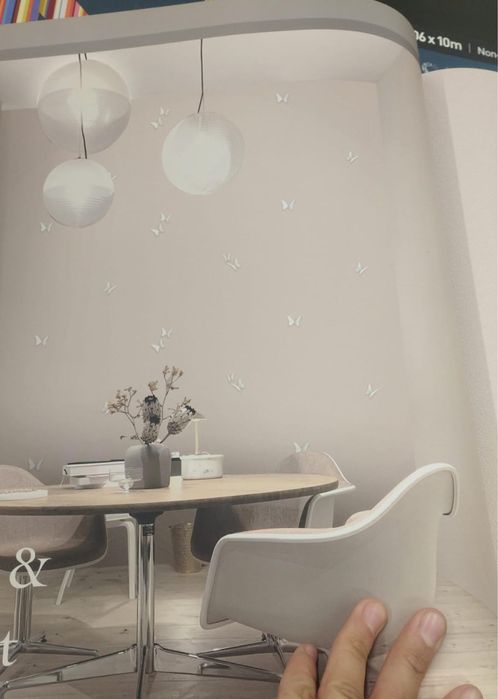 Срочно продаю Обои 4 рулона