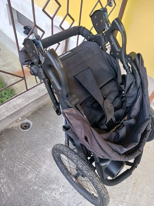 Carucior cu roti mari