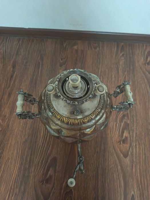 Кадимий самовар сотилади