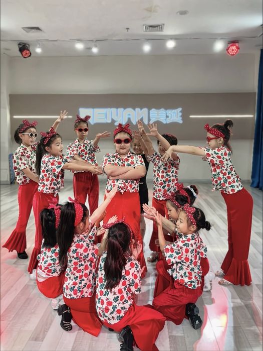 Ретро костюмы для девочек