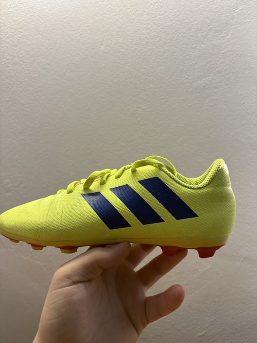Ghete Adidas de fotbal