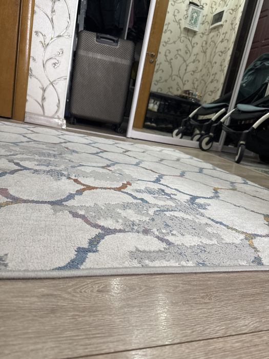 Продам ковер в хорошем состоянии