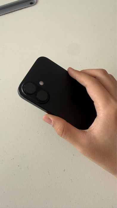 iPhone 16 128гб 92%