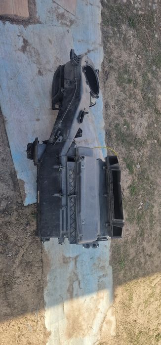 Продам корпус перепечки на "мерседес" вито 638.