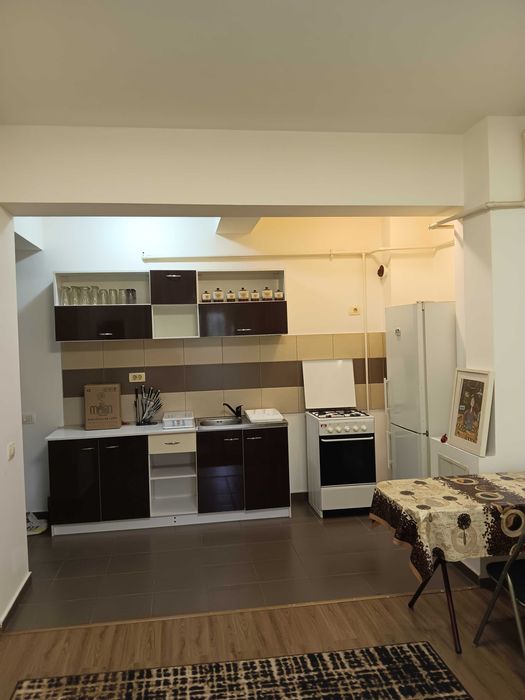 Inchiriez apartament 2 camere militari residence