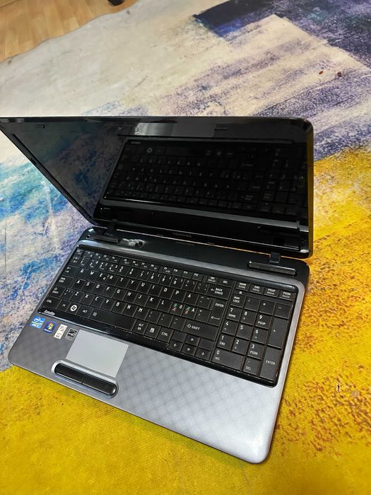 laptop toshiba L750, i7, 3 gb, hdd 500 gb