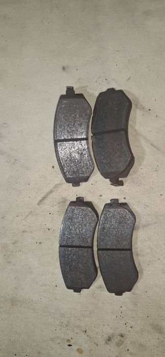 Продавам накладки за Nissan Almera