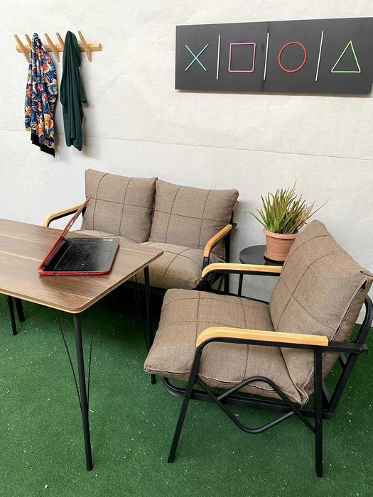 Градински комплект от 4 части - двуместно канапе, две кресла и маса