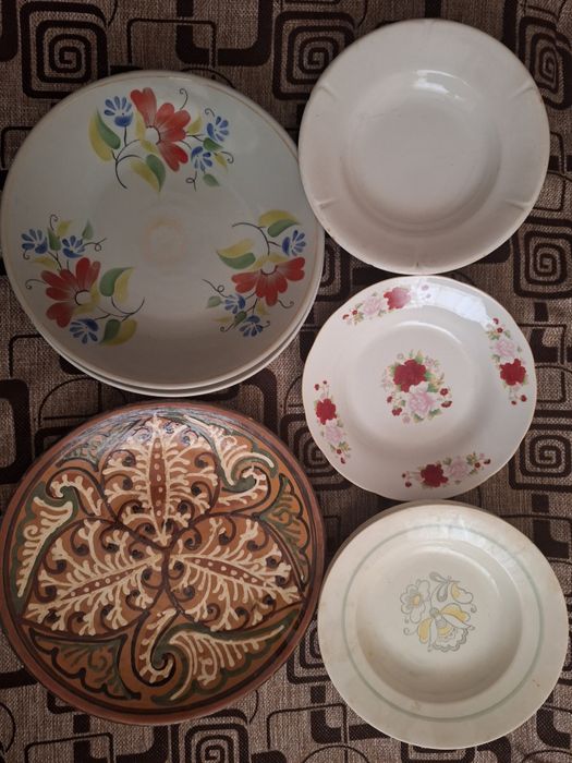 Продаются блюда и тарелки